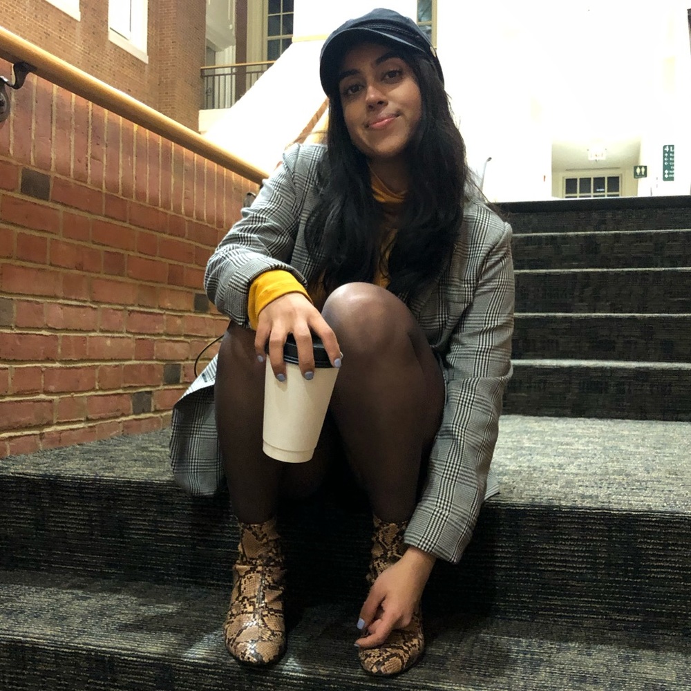 Meet your Posher, Nida